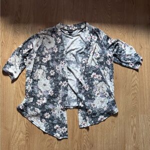 Torrid Floral Knit Cardigan 3/4 sleeves Size 3